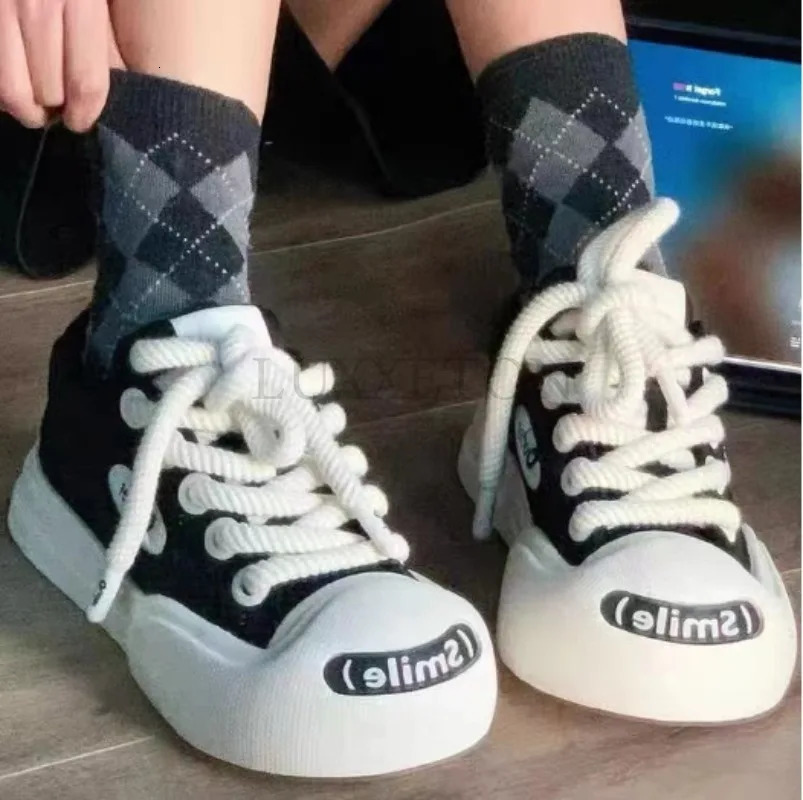 Thick soled round toe cute decorative board shoes breathable mesh comfortable casual sports shoes 240614