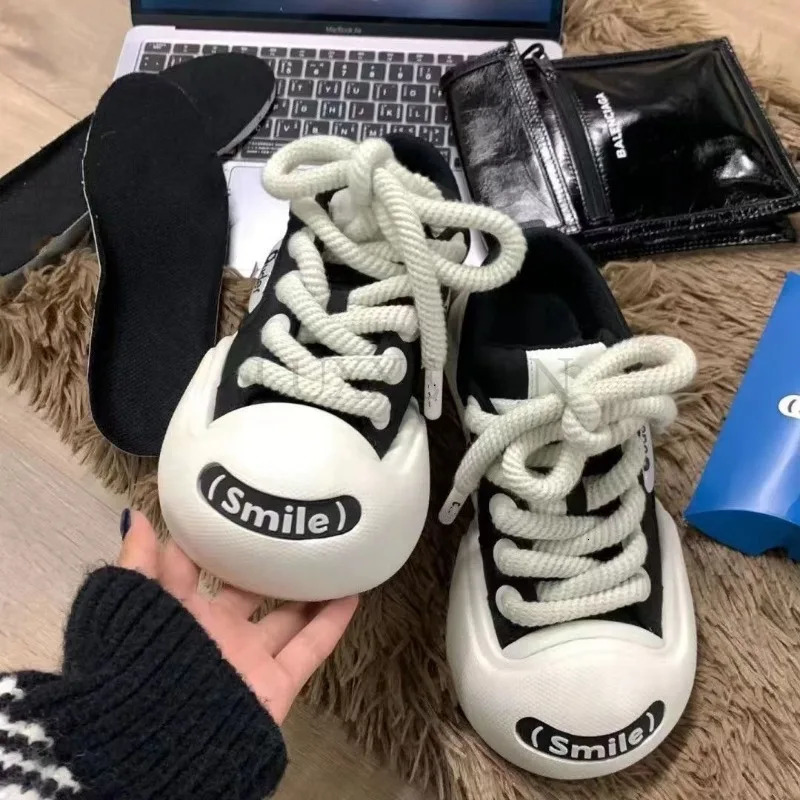 Thick soled round toe cute decorative board shoes breathable mesh comfortable casual sports shoes 240614