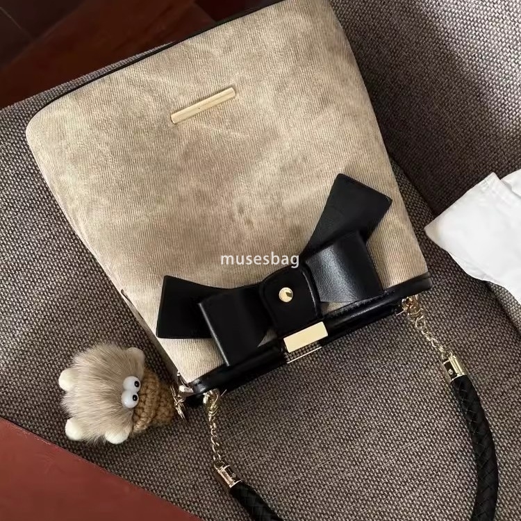 High end and niche design retro and versatile Instagram commuting bucket bag new Maillard high-end bow handbag shoulder bag