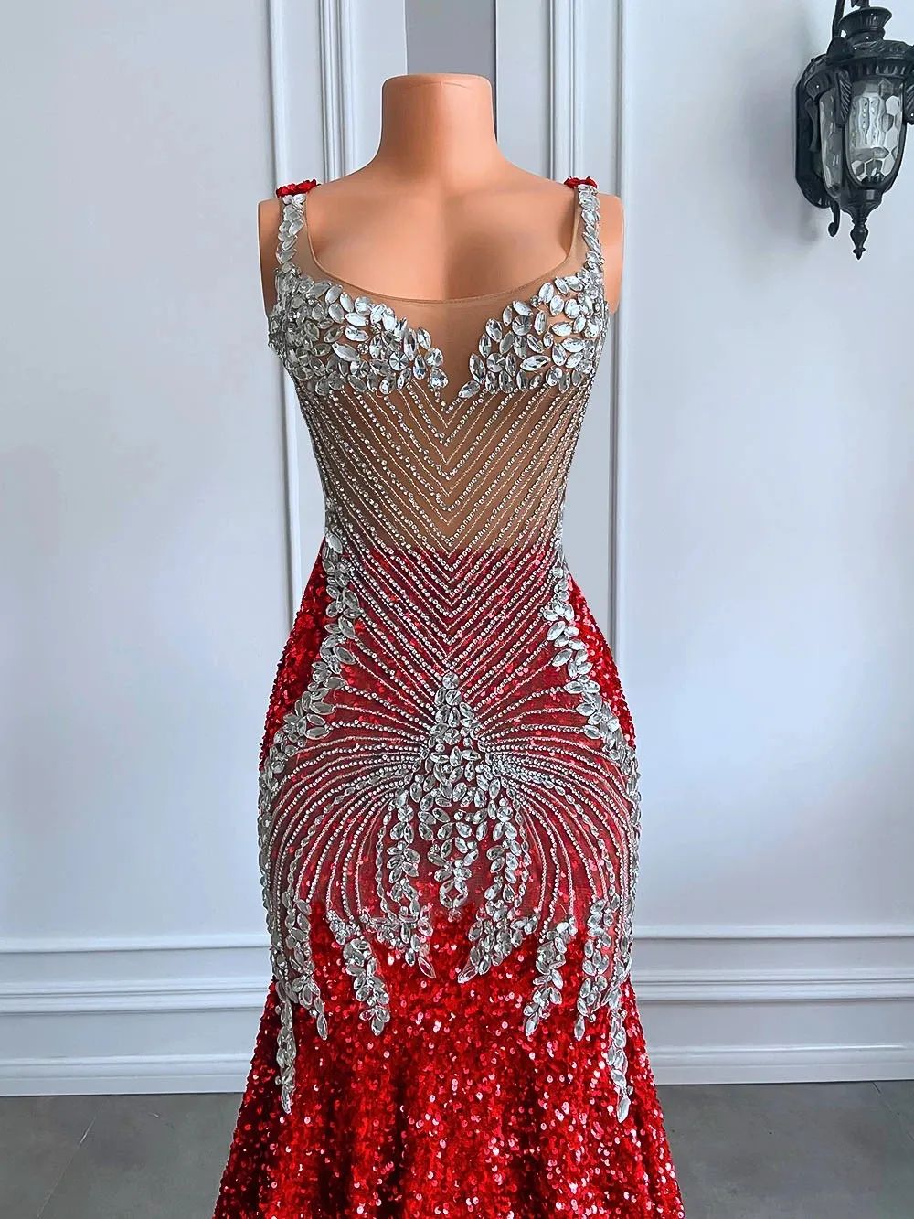 2024 Burgundy Plus Size Prom Dresses Scoop Neck Illusion Sequined Lace Crystal Beaded Mermaid Evening Formal Party Bridesmaid Gowns Dress Sleeveless