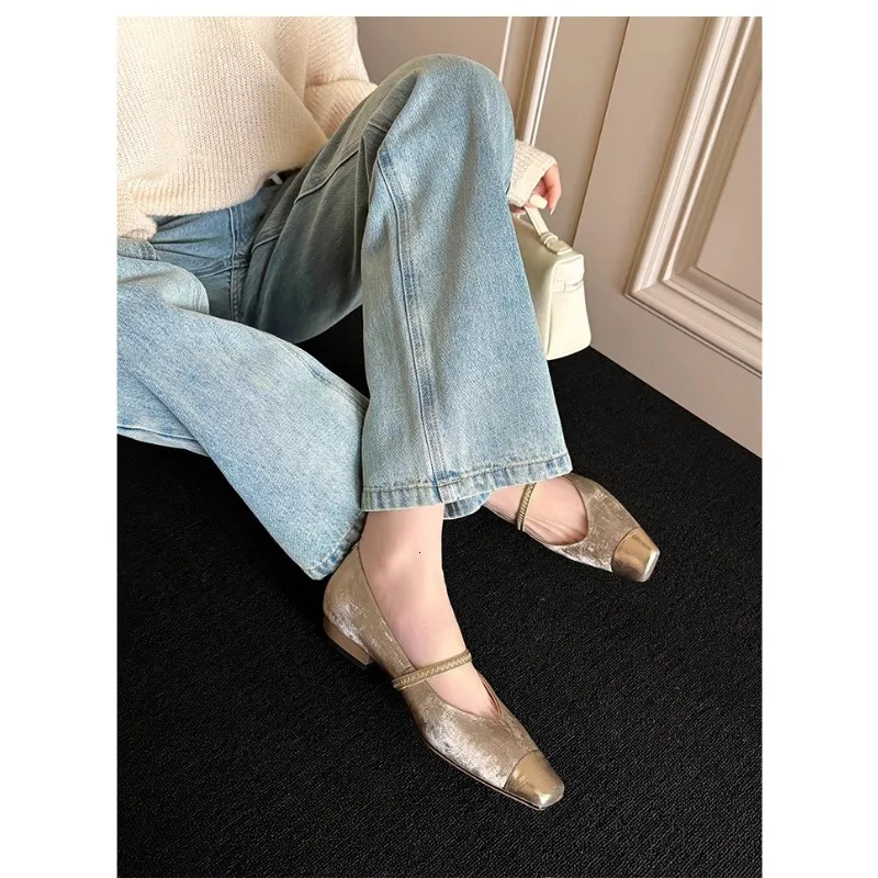 2024 French small perfume bread head semi slippery womens summer wear-resistant sandals with buckle shoes 240614