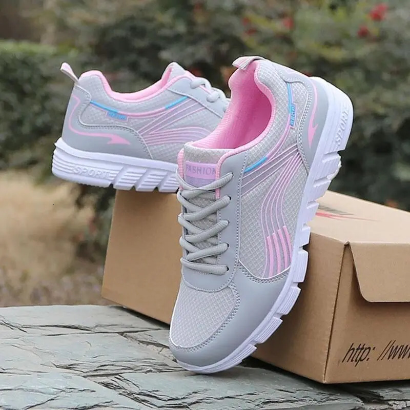 Fashion Sneakers for Women Tennis Female White New Sport Shoes for Gym Flat Sole Ladies Sneaker Tenes Mascolino Platform Origina 240614