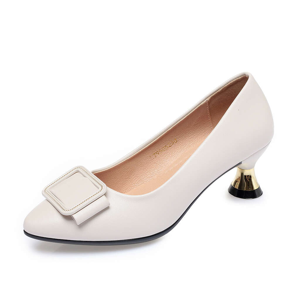 Leather Soft Animal Year Red Low-Heeled Ladies Leather Leap Moon Wedding Shoes Soft-Soled Middle-Aged