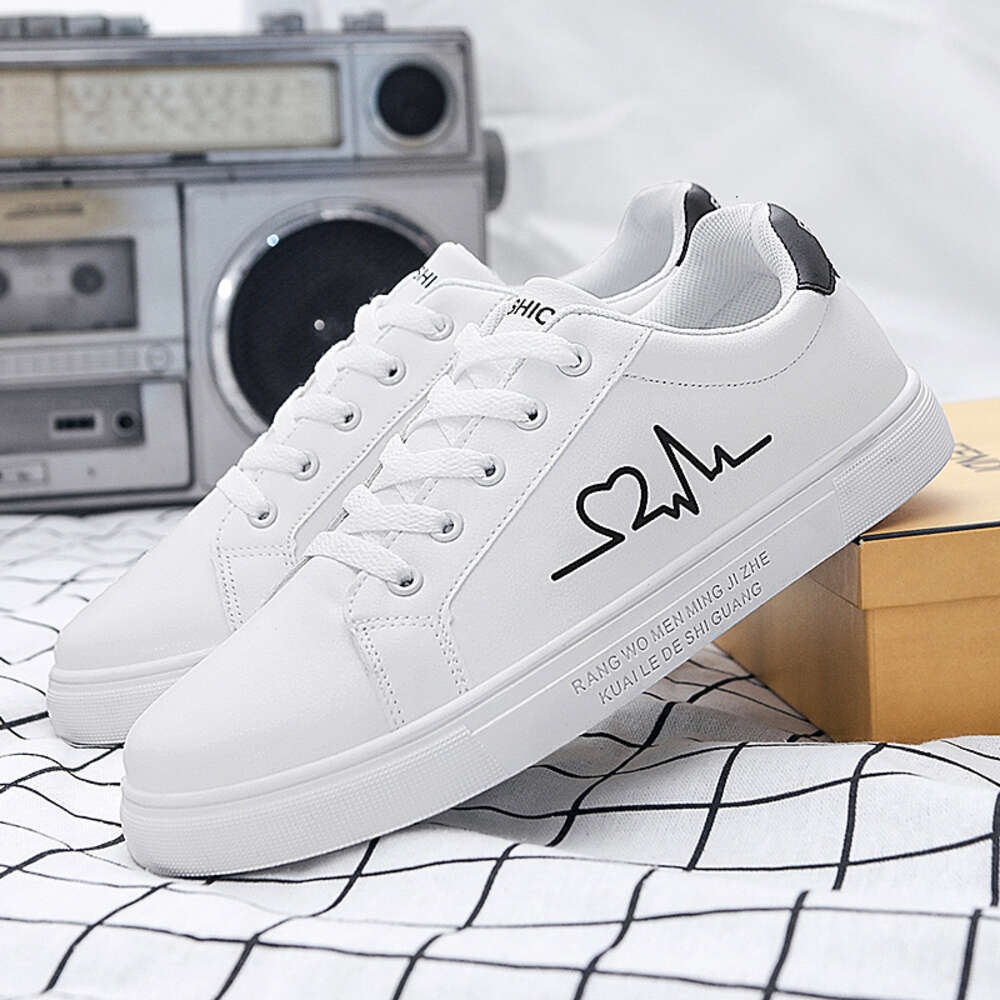 Factory wholesale Fashion Little White Low Top Board Couple Shoes Lightweight comfortable casual shoes