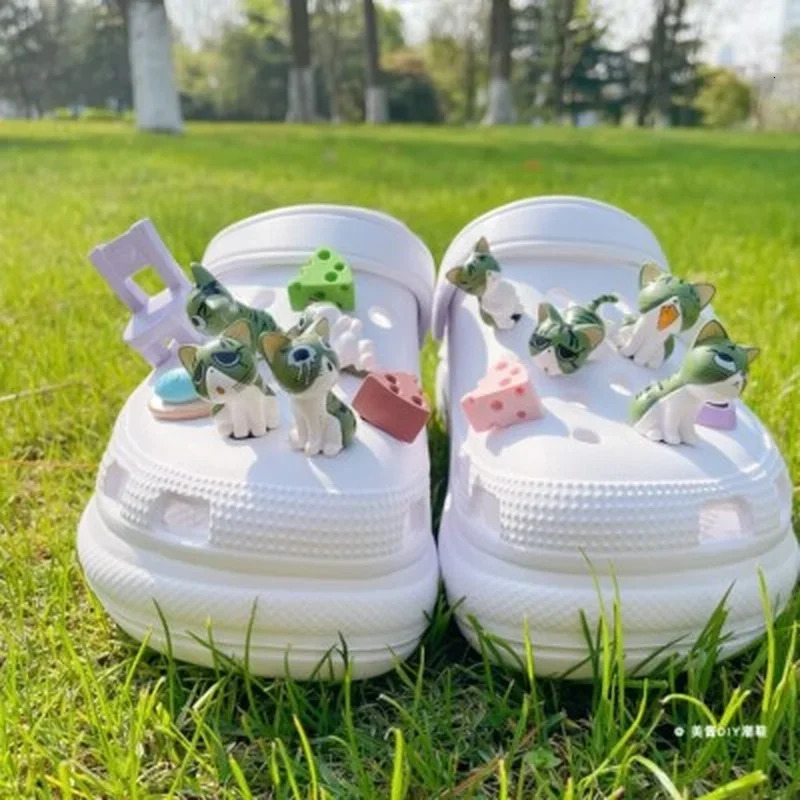 Fun Cat DIY Shoes Charming Cute Cartoon Sandals Accessories Fashion Trend Garden Shoes Decoration Cute Set 240612