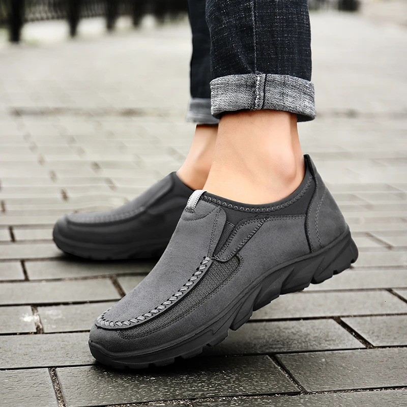 Mens casual shoes breathable loafers sports shoes fashionable and comfortable flat handmade vintage loafers mens shoes 240612