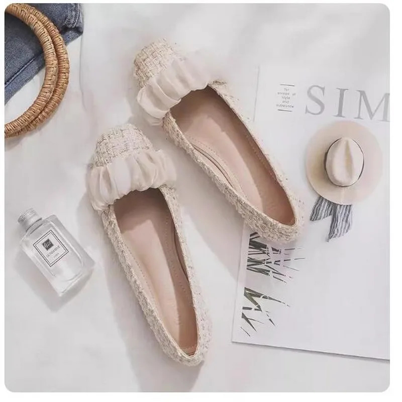 Square Toe Shoes Womens Flat Bottom 2024 small fragrant wind Temperament Shallow Casual Soft Bottom Plus Size Womens Shoes 240619