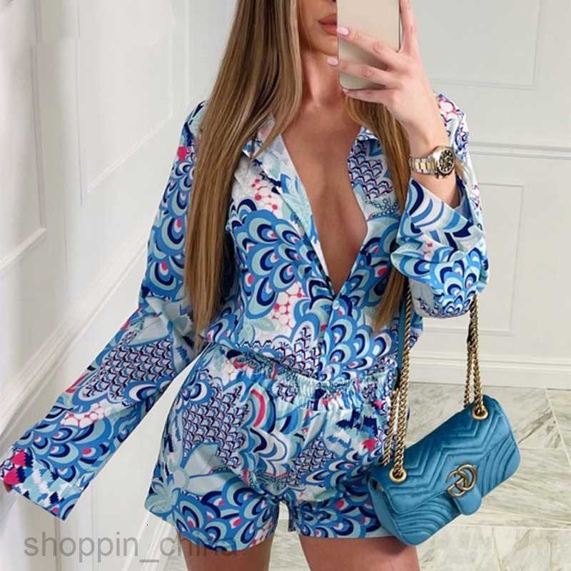 Women's Two Piece Sets Pants Women's fashion casual suit beach sunscreen suit long sleeve shirt shorts three piece headscarf set