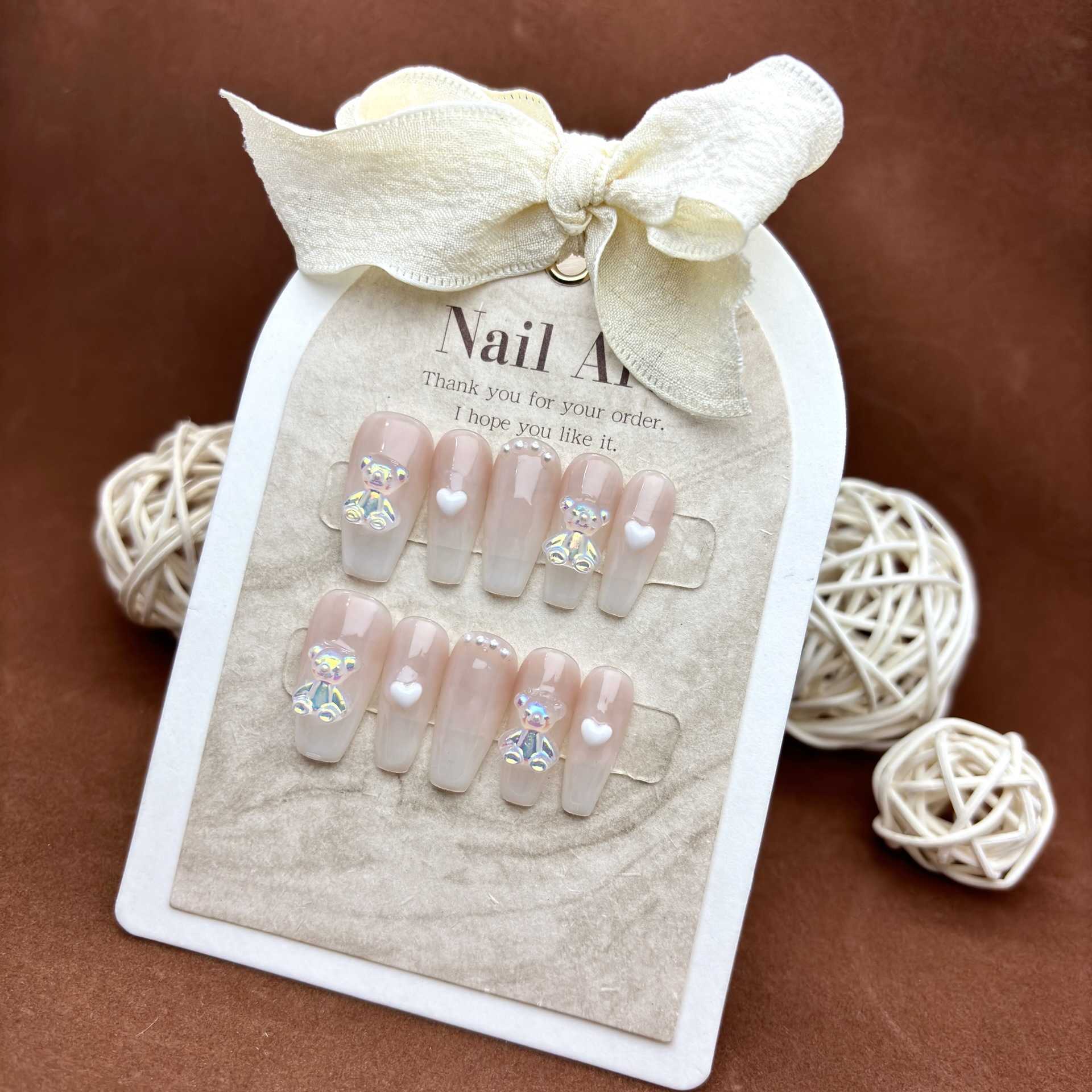 Girls False Nails Aurora Bear Wearable Phototherapy Nail Beauty Popular the Gradual Long Handmade Wearable Nail Shop Finished Product 240530