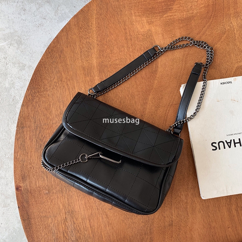 New Street Trend Fashion Versatile High end Lingge Bag Large Capacity Women Bag Chain Cover Stray Messenger Bag Single Shoulder Bag Women Bag