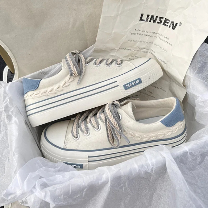 Womens platform canvas shoes with high thickening thickness are suitable for young girls outdoor es and womens thick soled shoes 240615