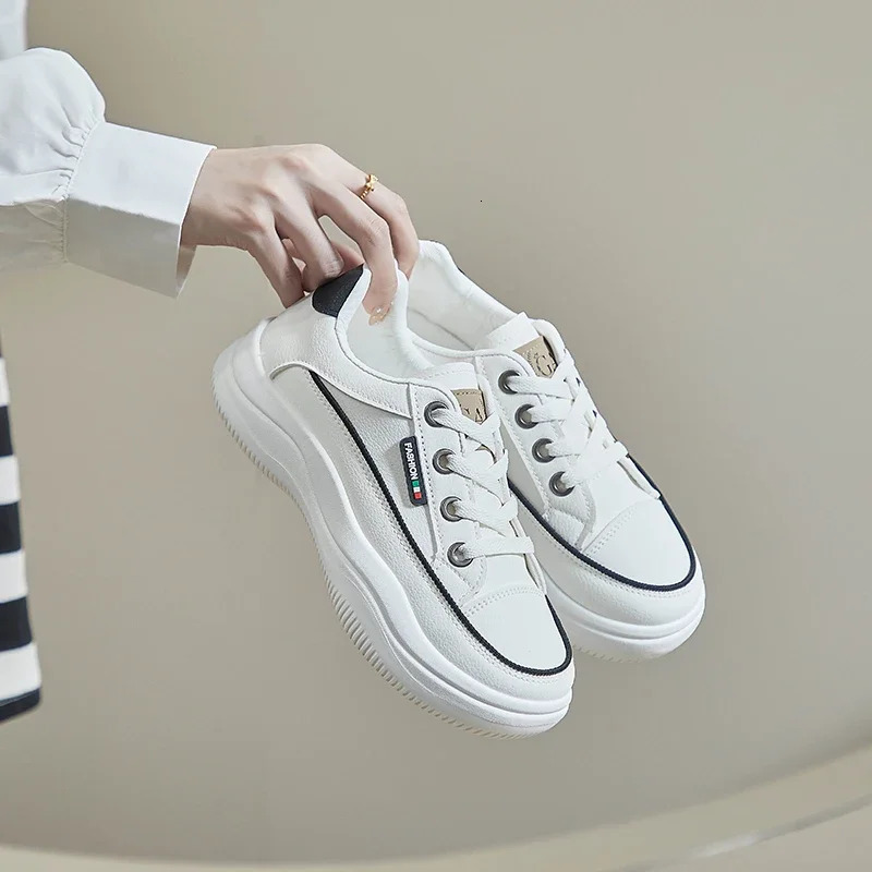 2024 Womens Sports Shoes Casual Shoes Female Student Sports Jogging Shoes Thick Sole Shoes Zapatos Para Mujeres Platform Autumn 240617