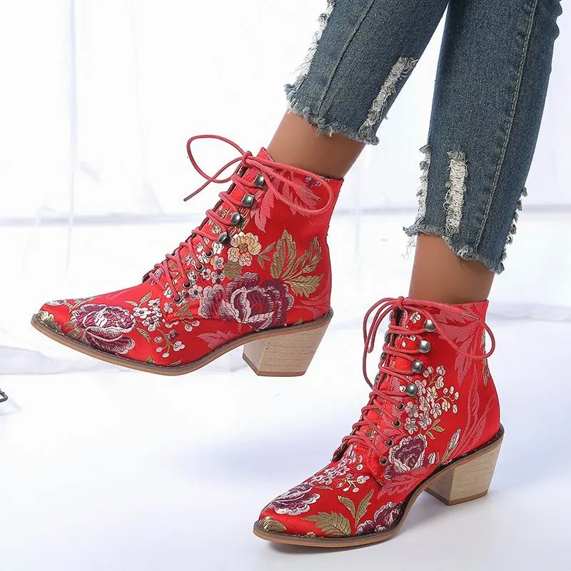 Fashion Retro Womens Boots Embroider Ethnic Ankle Boots Lace Top Corner Flat Shoes Warm Boots Red Black Boots 240614