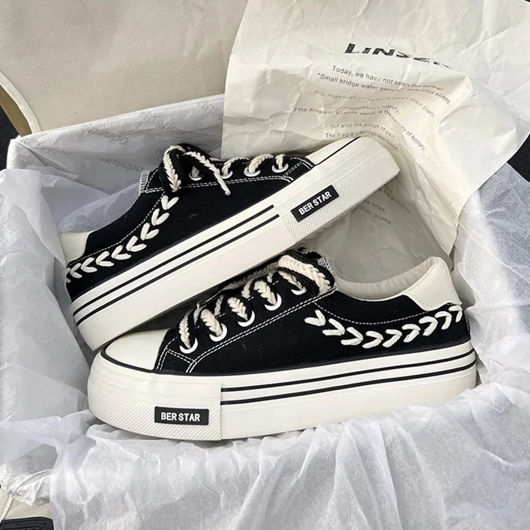 Womens platform canvas shoes with high thickening thickness are suitable for young girls outdoor es and womens thick soled shoes 240615
