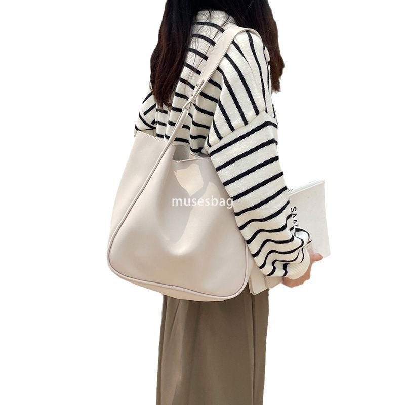 Large capacity fresh and sweet magnetic buckle bag for women new fashion retro work commuting tote bag niche one shoulder underarm bag versatile
