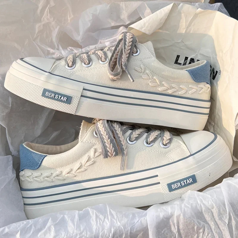 Womens platform canvas shoes with high thickening thickness are suitable for young girls outdoor es and womens thick soled shoes 240615
