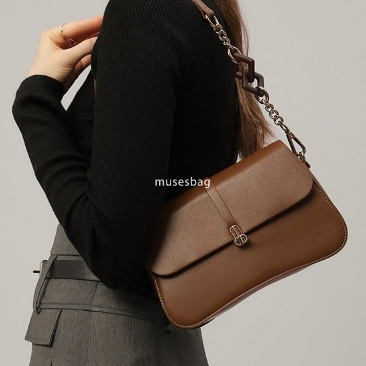 High quality urban minimalist stick bag new fashionable and luxurious chain underarm saddle bag versatile single shoulder crossbody bag for women