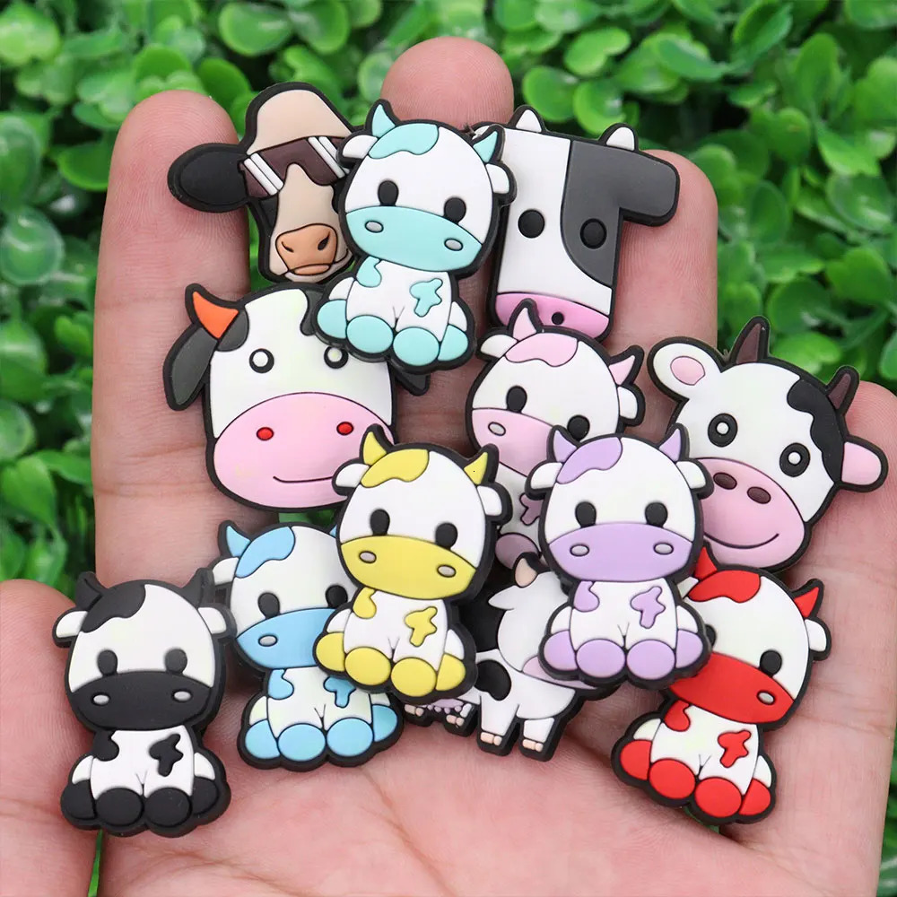 Mix 50 pieces of PVC cartoon colored animal cow series shoe talisman accessories with chlorine buckle decoration DIY wristbands for children and boys 