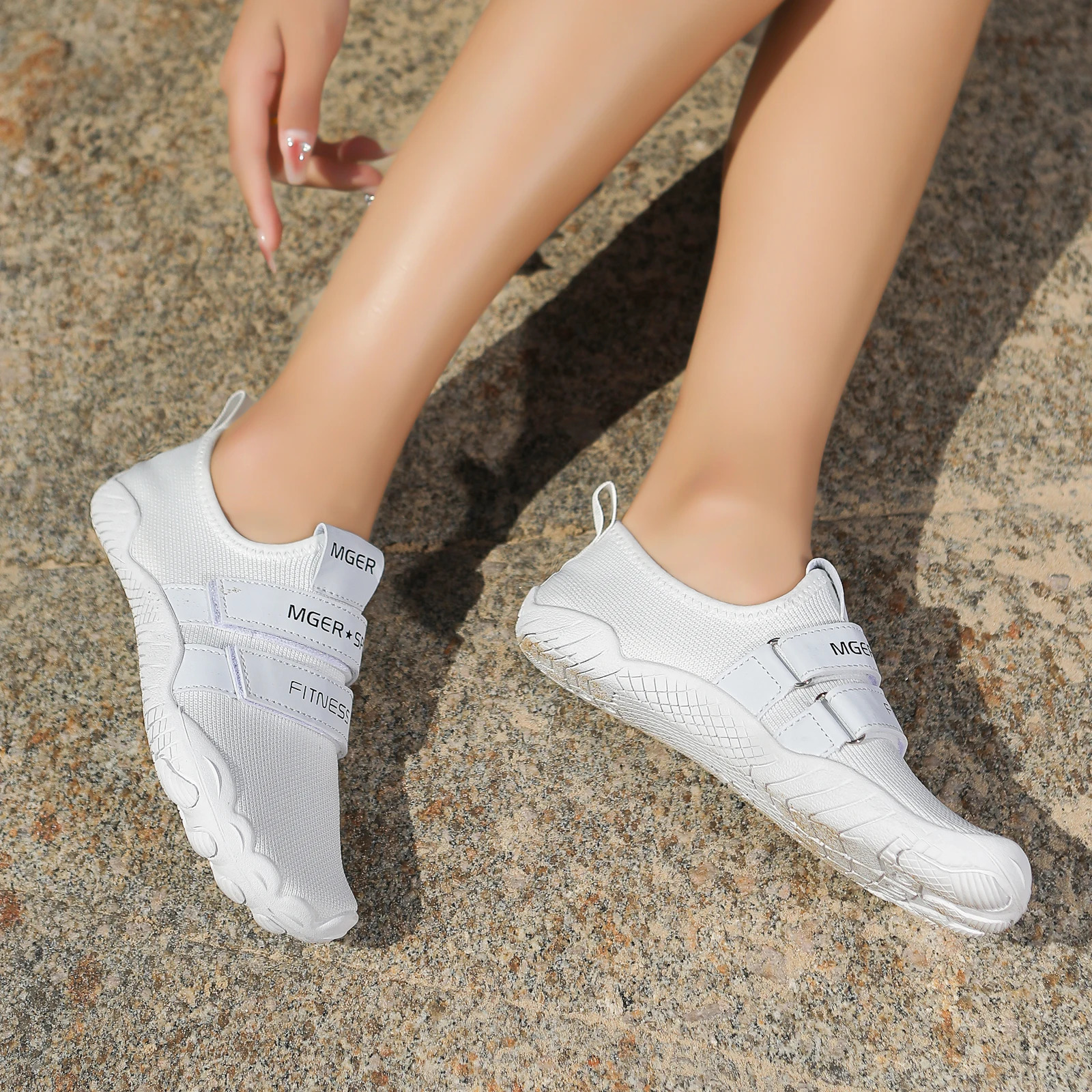 Womens Slip-On Water Shoes Quick Dry Barefoot Lightweight Aqua Shoes Beach Swim Pool Hiking Sport Shoes 240615