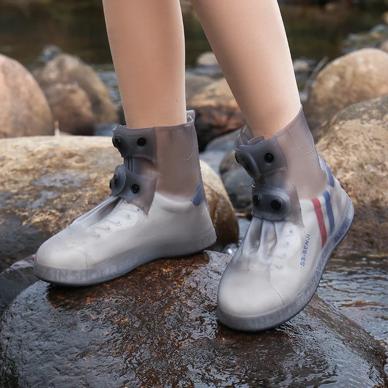 Rainproof cover waterproof reusable non slip shoe cover portable silicone rainproof cover with adjustable buckle suitable for outdoor use 240615