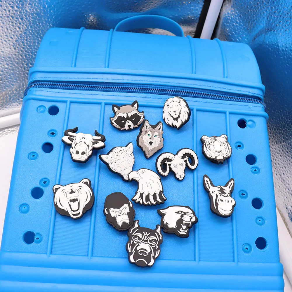 50 pieces of Whalesale Cool Animal Eagle Bull Lion Orangutan Argali Shoe Buckles Charming Adult Decoration DIY Childrens Backpack 240615