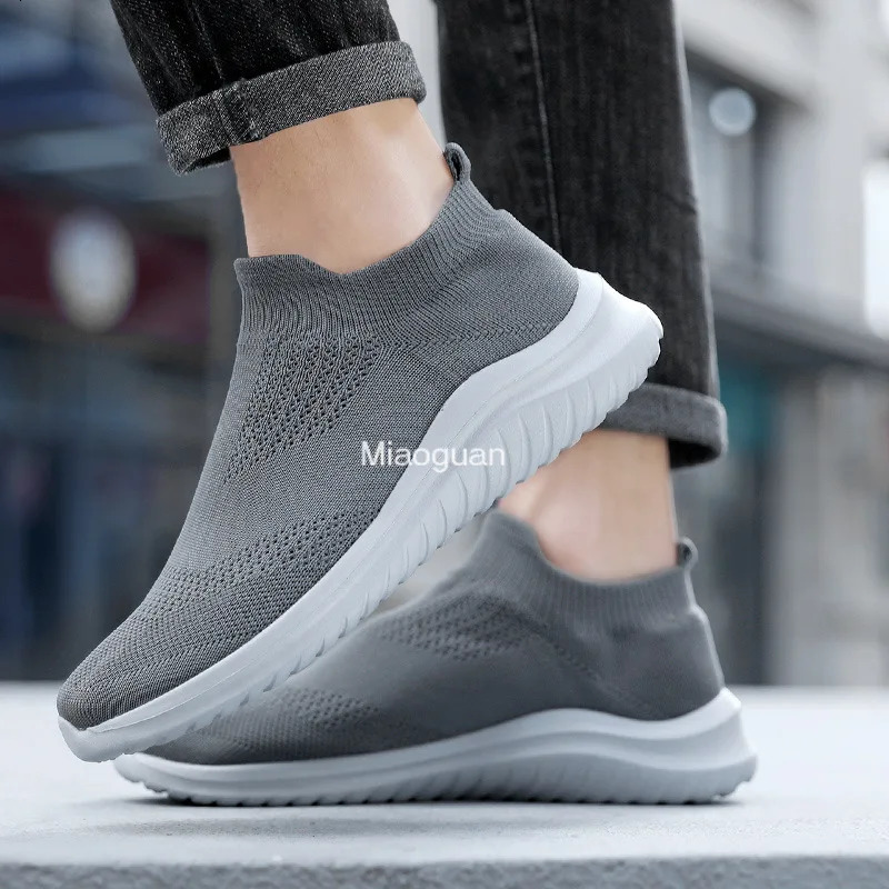 Womens casual lightweight sports shoes mesh comfortable socks mens casual shoes lightweight sports shoes summer and autumn plus size 240614