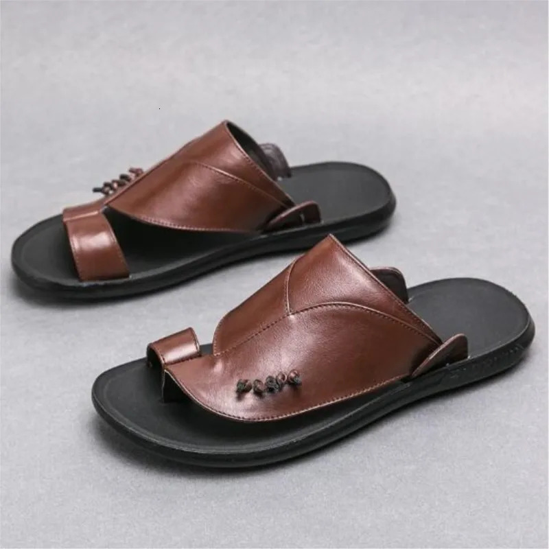 Mens leather beach shoes summer sandals oversized toe mens leather flip mens sandals D598 240615
