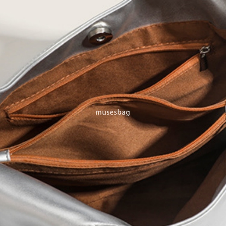 New urban minimalist chain women's bag with large capacity high-end feel niche backpack casual underarm bag versatile daily soft leather shoulder