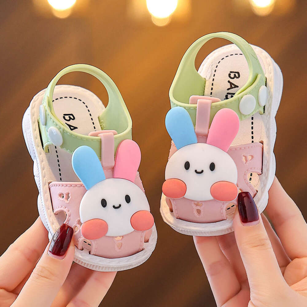 Children's sandals, summer 0-3 year old toddler walking shoes, non slip soft soles for wearing on the outside, boys and girls' toe shoes F61