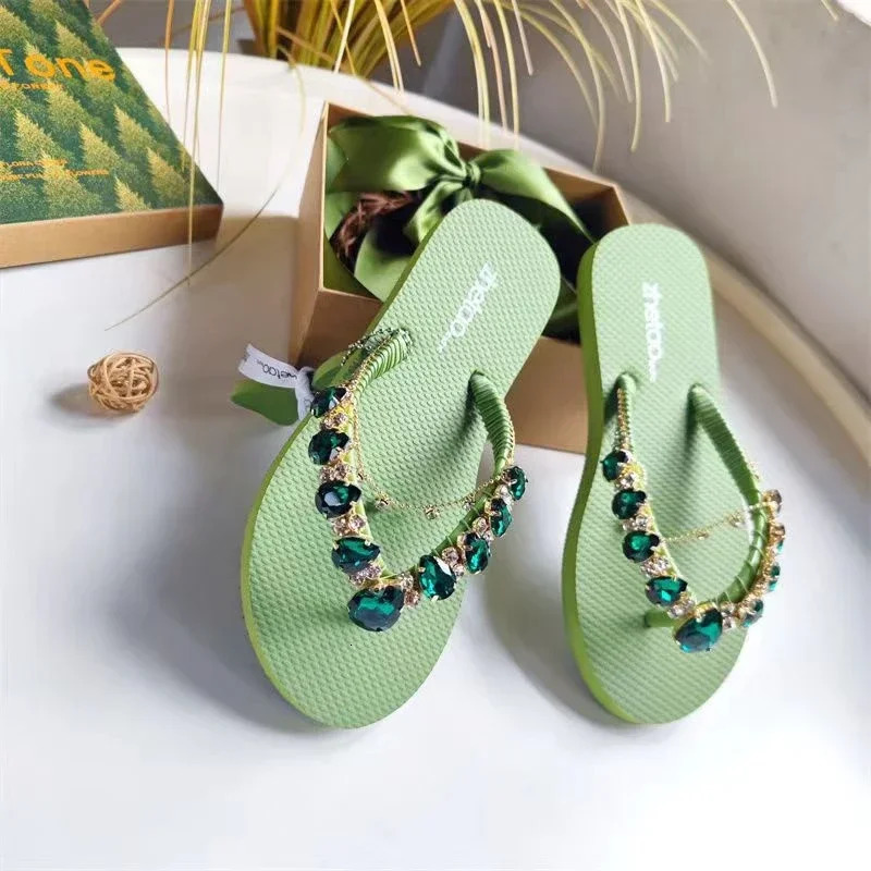 Womens Slippers 2024 Summer Comfortable Beach Anti slip Soft Sole Casual Flip Top Womens Water Diamond Chain Shoes 240615