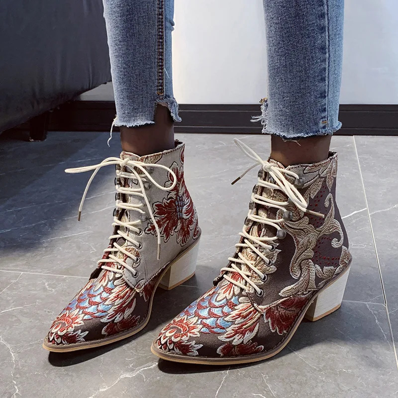 Womens European Beauty Boots Winter Vintage National Style Thick Lace Embroidery Womens Large Size 43 240614