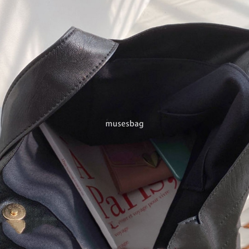Tote bag for women with large capacity for daily wear new fashionable and simple single shoulder underarm shopping bag fashionable and versatile soft 