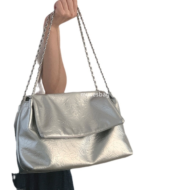 Daily pairing with niche underarm bags women new trendy and fashionable summer chain bags versatile lightweight large capacity single shoulder crossbo