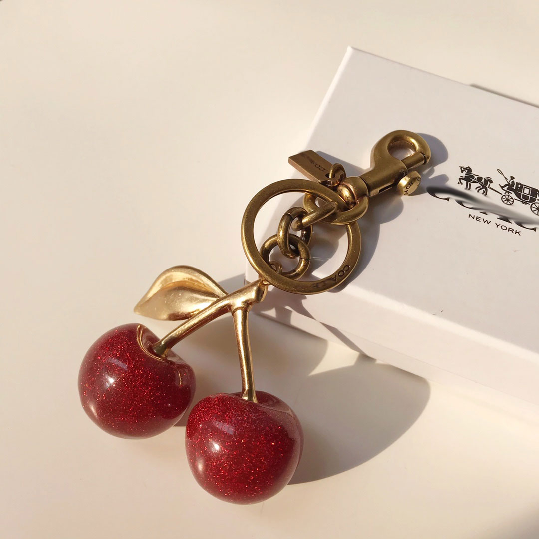 Other Fashion Accessories Red Pink Cherry Keychain Bag Charm for Women Luxury Key Decorative Pendant Accessory Girls Like Classic Metal Buckle Ring