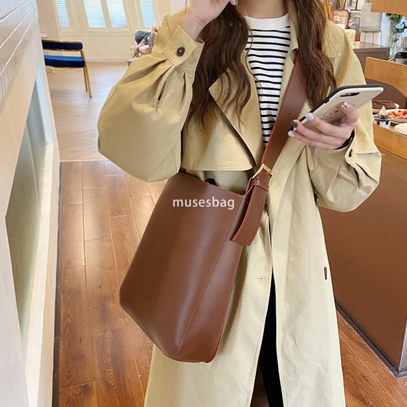 European and American Retro Bag PU Women's New Tote Bucket Bag Wide Shoulder Strap Fashion Versatile One Shoulder Handheld Crossbody Solid Color 