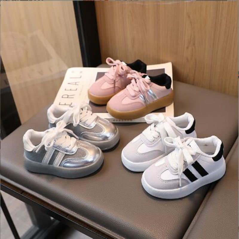Children's Cricket Shoes Spring and Autumn New Girl Designer Casual Shoes Fashion Boys' Moral Training Shoes Small Medium Children's Anti slip Soft Sole Sports Shoes