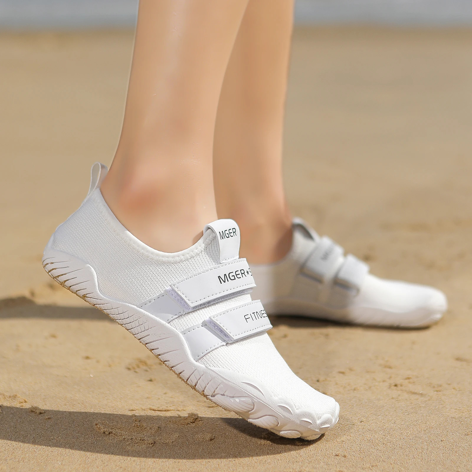 Womens Slip-On Water Shoes Quick Dry Barefoot Lightweight Aqua Shoes Beach Swim Pool Hiking Sport Shoes 240615