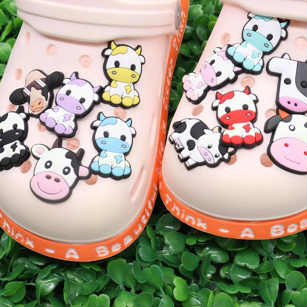 Mix 50 pieces of PVC cartoon colored animal cow series shoe talisman accessories with chlorine buckle decoration DIY wristbands for children and boys 