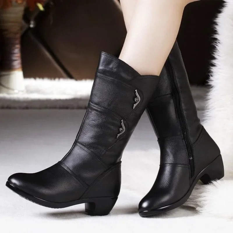 Fashionable womens middle boots outdoor anti slip boots zipper waterproof leather boots womens winter boots Botas Mujer 240614