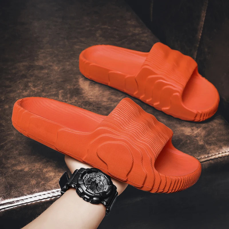 Mens Summer Slippers Fashion Mens Outdoor Shoes Anti slip Platform Home Slippers Beach Flip Mens Shoes 240615