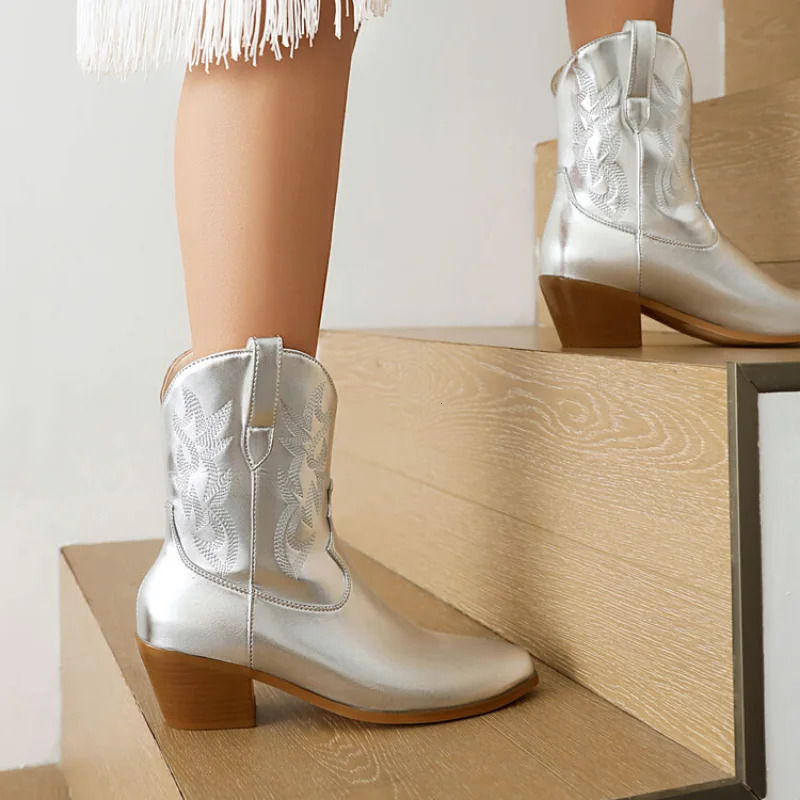 LeShion of Chanmeb Large 49 50 Western Cowboy Boots Gold Silver Pink Square High Heels Slippery Cowboy Boots Autumn Winter Shoes 240614