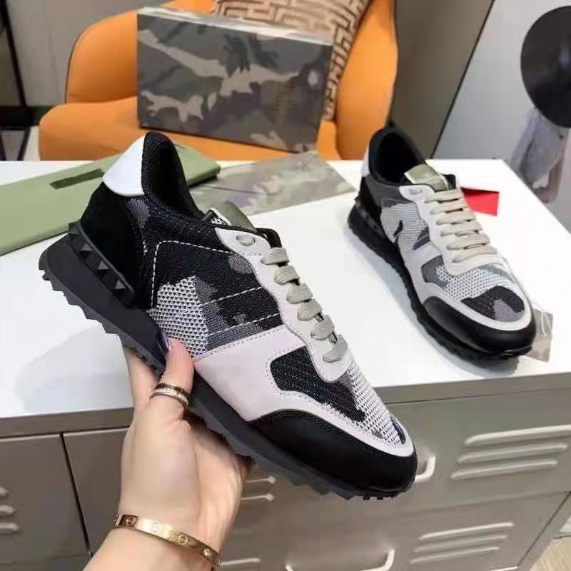 2024 Designer Sneakers Mens Women Camouflage Rivet Casual Shoes Mesh Camo Suede Leather Trainers Rockrunner Chaussures Studded Flats Shoe 36-45
