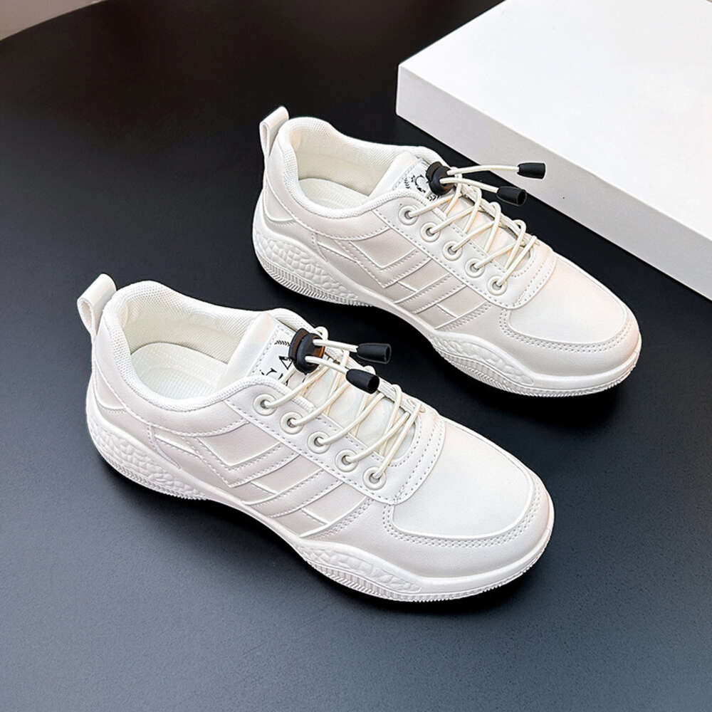 2024 New Summer Breathable Small White Women's Net Surface Fashion Wholesale Board Shoes Women
