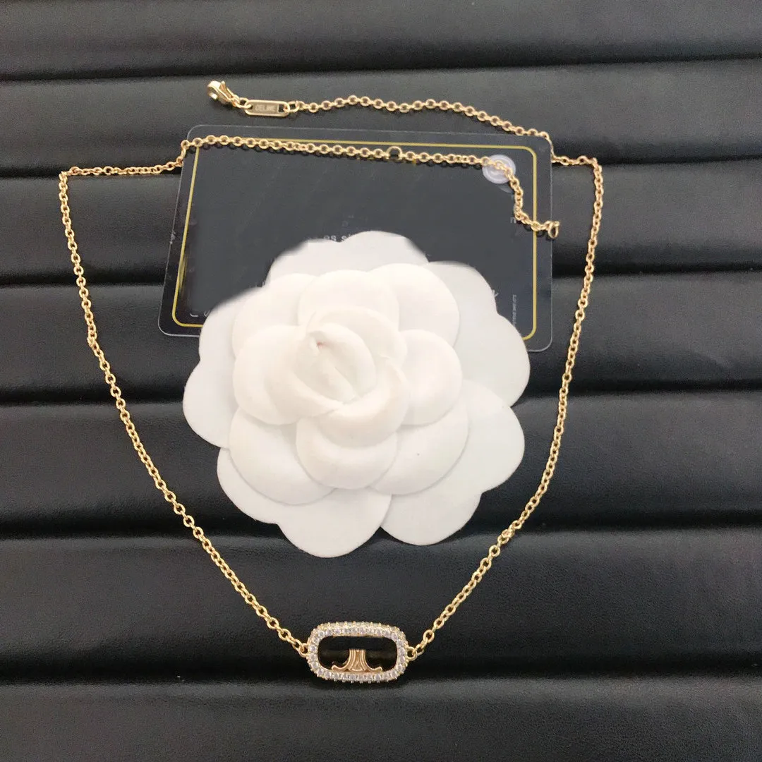 Pendant Necklaces Designer Necklaces for Women Brand Letter Diamond Pearl Pendant Necklaces Chokers Fashion Jewelry Accessories