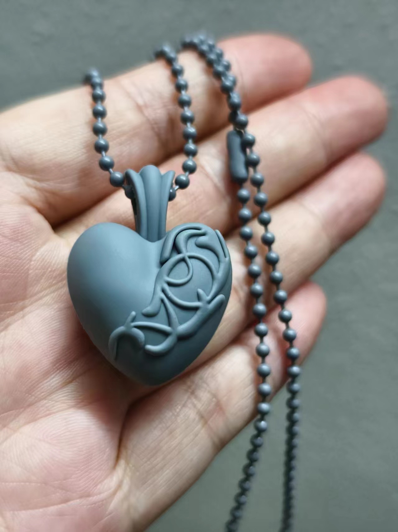 Love Necklace Resin Love Vine Colored Necklace Men and Women Couple Chain Cross Peach Heart Chain