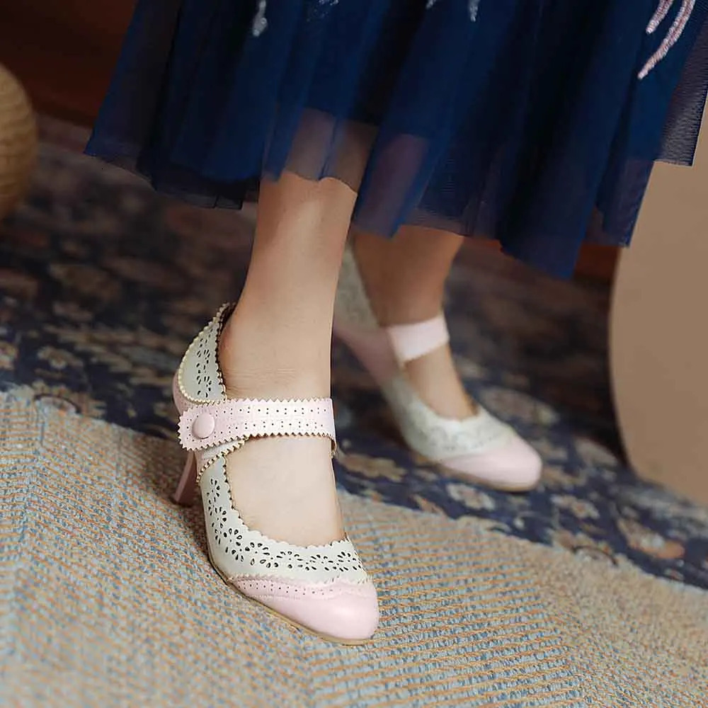 Summer Fashion Thin High Heels Shoes Arrival Retro Fretwork Mary Janes Women Pumps Sweet Shallow Date Pumps Sandalias Mujer 240615
