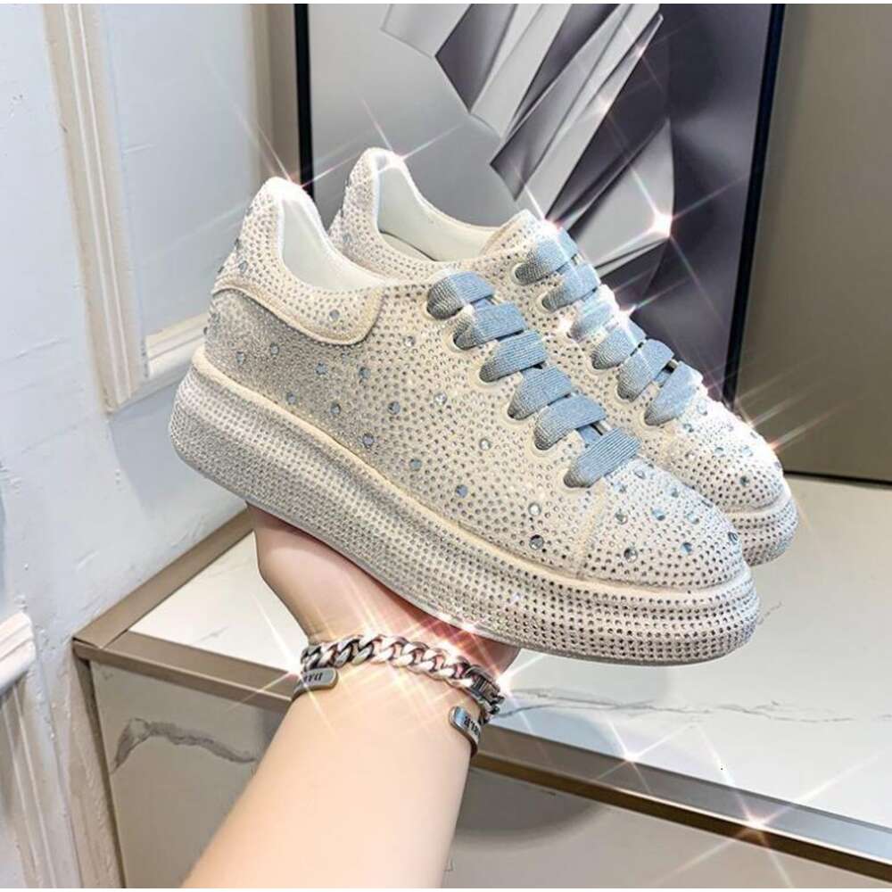 Disigners Ladies Bling Flats Fashion Sequins Casual Sneakers Platform Full Diamonds Skateboard Shoes for Women