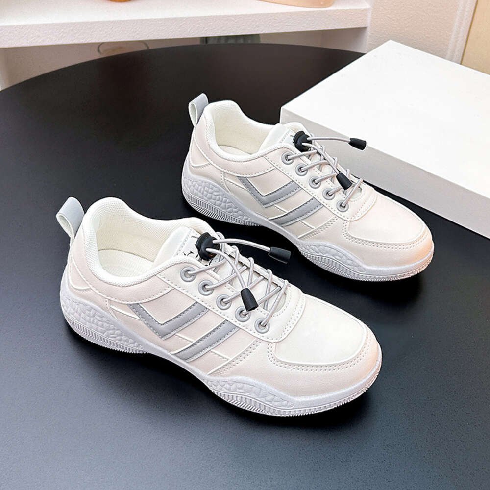 2024 New Summer Breathable Small White Women's Net Surface Fashion Wholesale Board Shoes Women