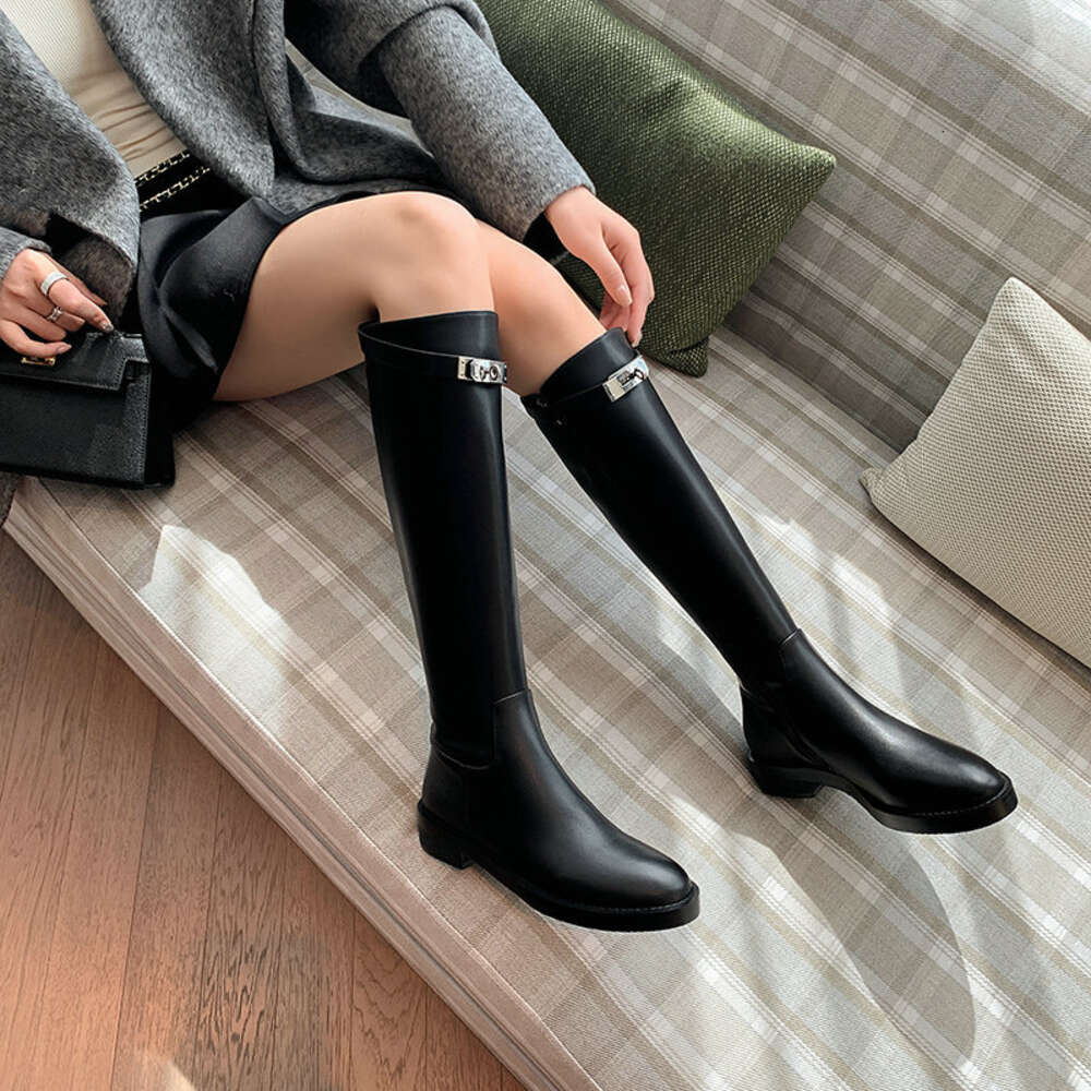 Brand Genuine Real Leather Women Punk Gothic Winter Shoes Knee-High Riding Equestrian Western Boots With Metal Lock Strap