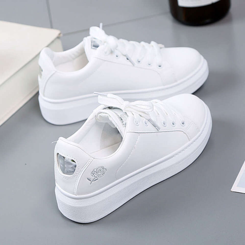 New Women's PU Leather Breathable Sports Style Casual Board Student Small White Shoes
